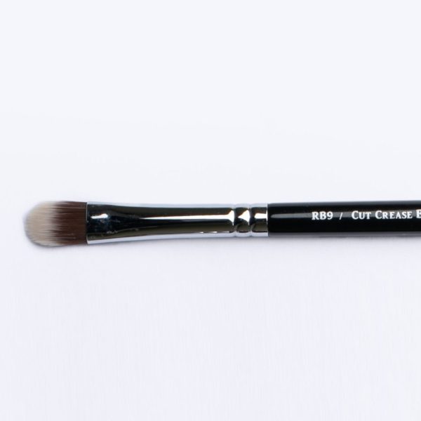 RB9 CUT CREASE BRUSH